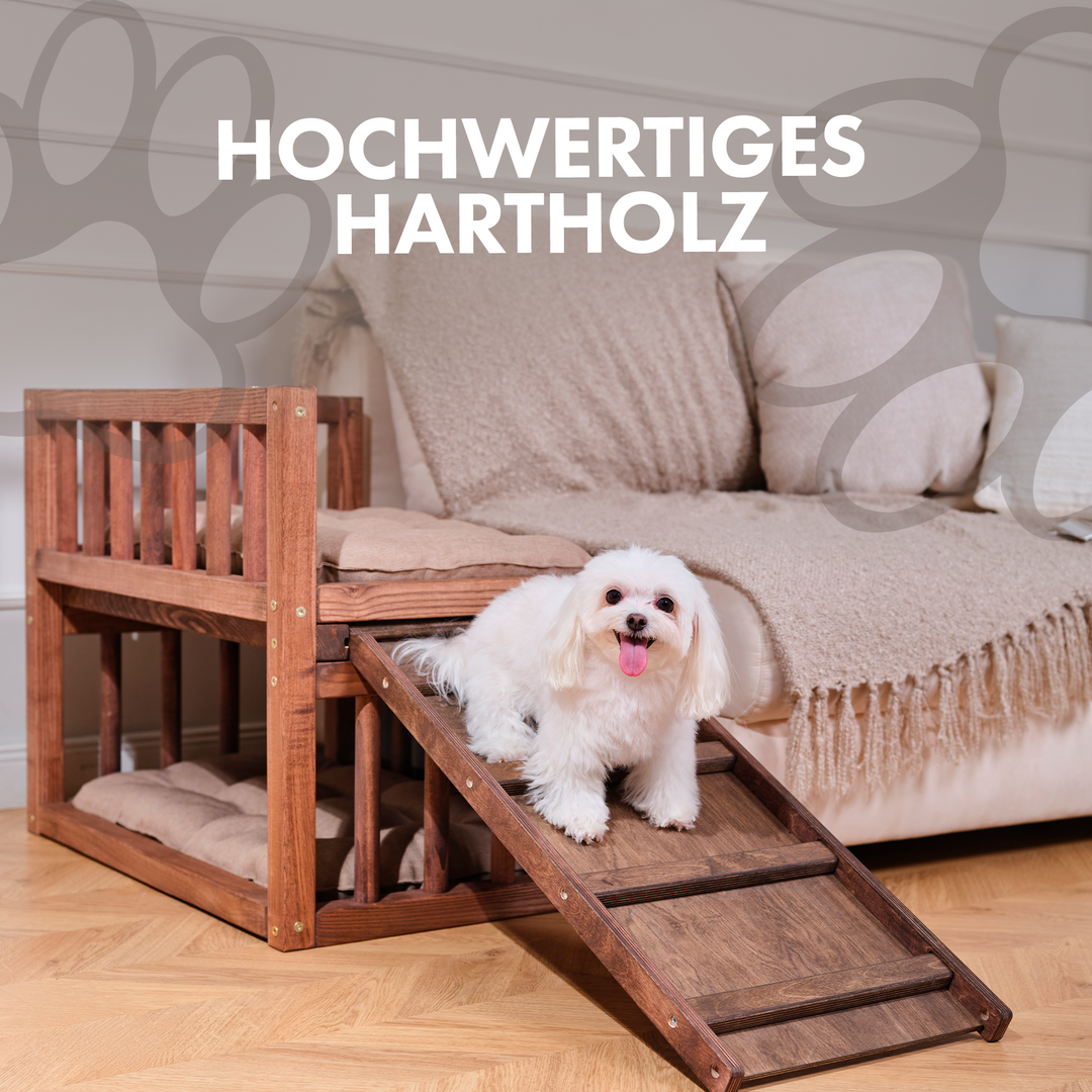 Hundebett-Plattform aus Holz mit zwei Kissen